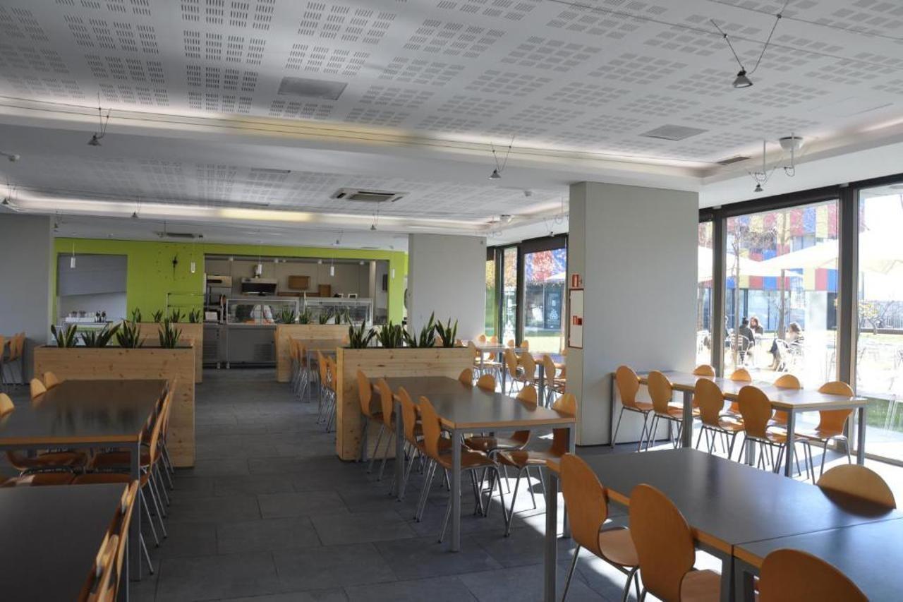 Centre Esplai Albergue El Prat de Llobregat Exterior photo